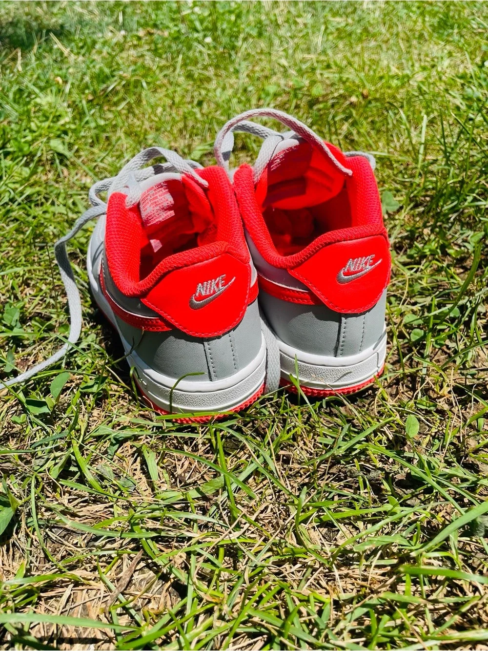 Nike Air Force 1 Low Light Smoke Bright Crimson